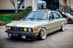 bmwe12-6