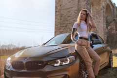 BMW-e32-girl-10